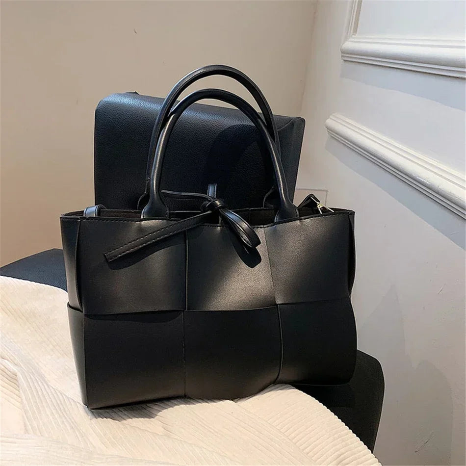 Grote Luxe Woven Handtas