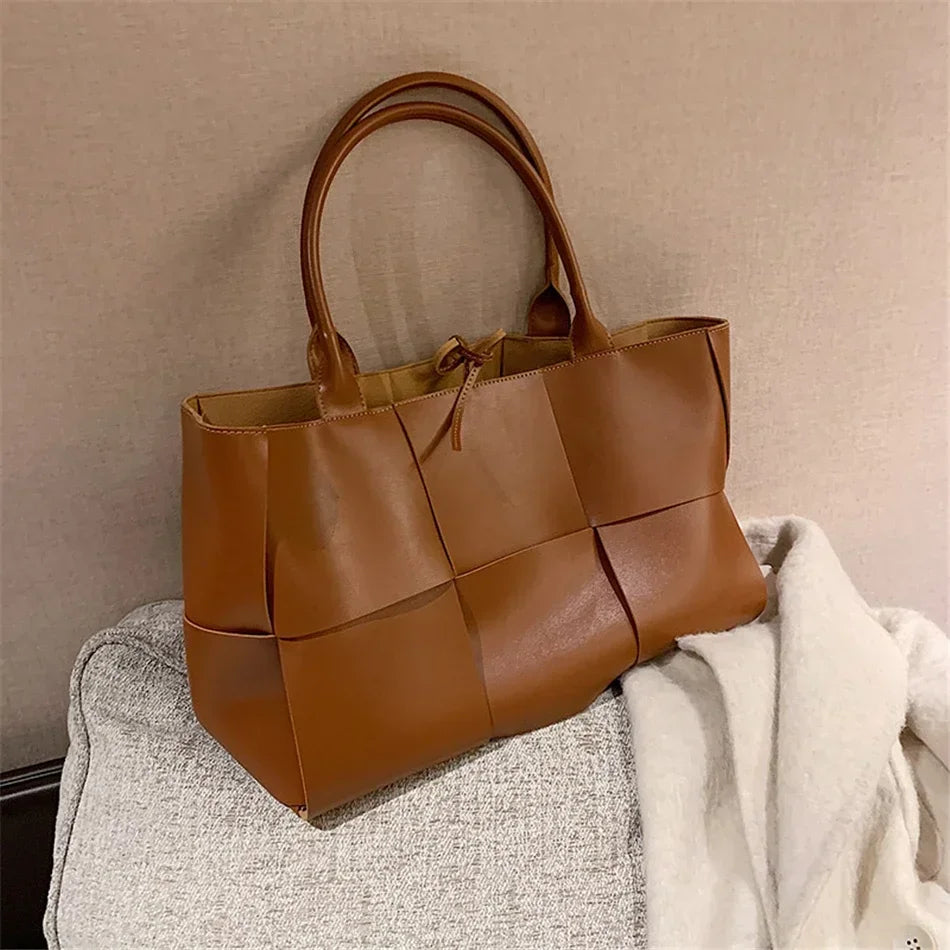 Grote Luxe Woven Handtas