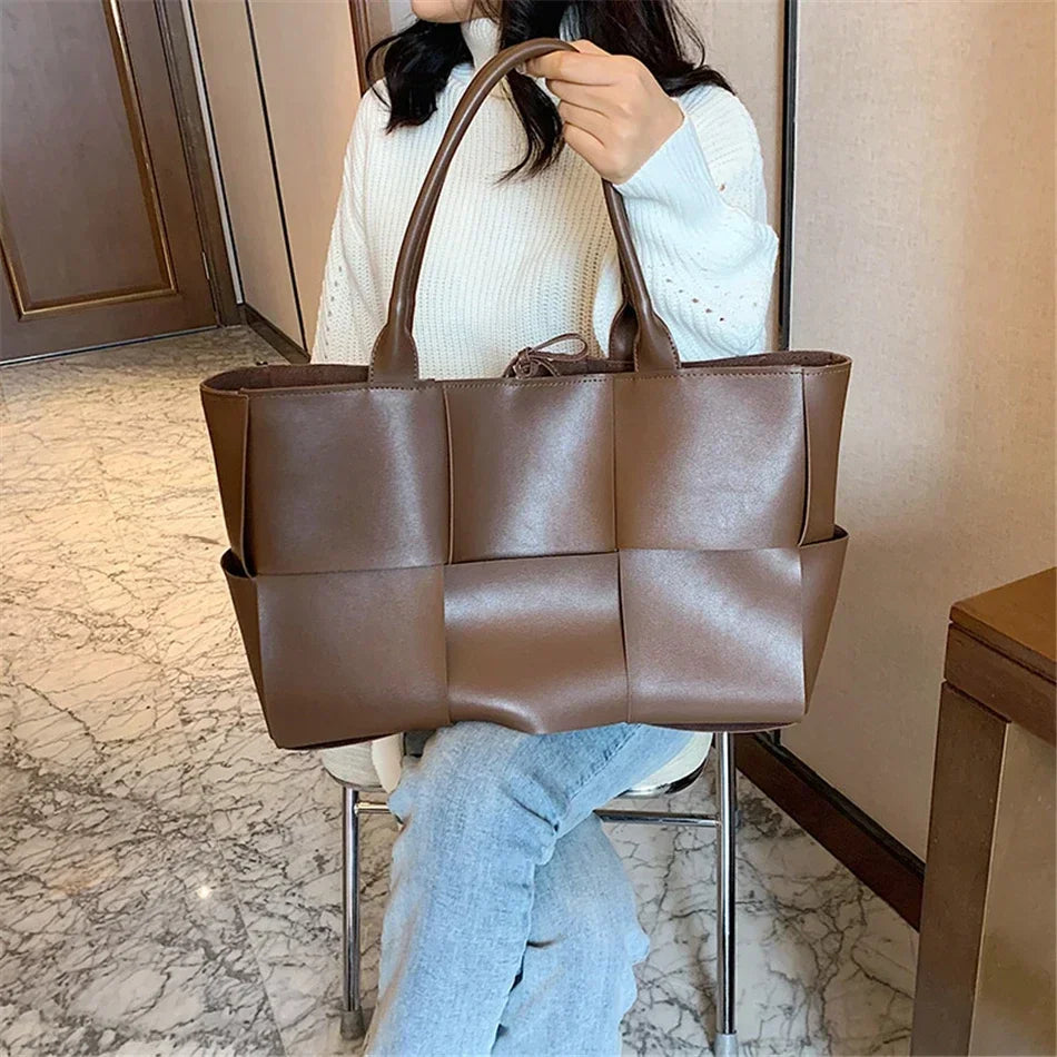 Grote Luxe Woven Handtas